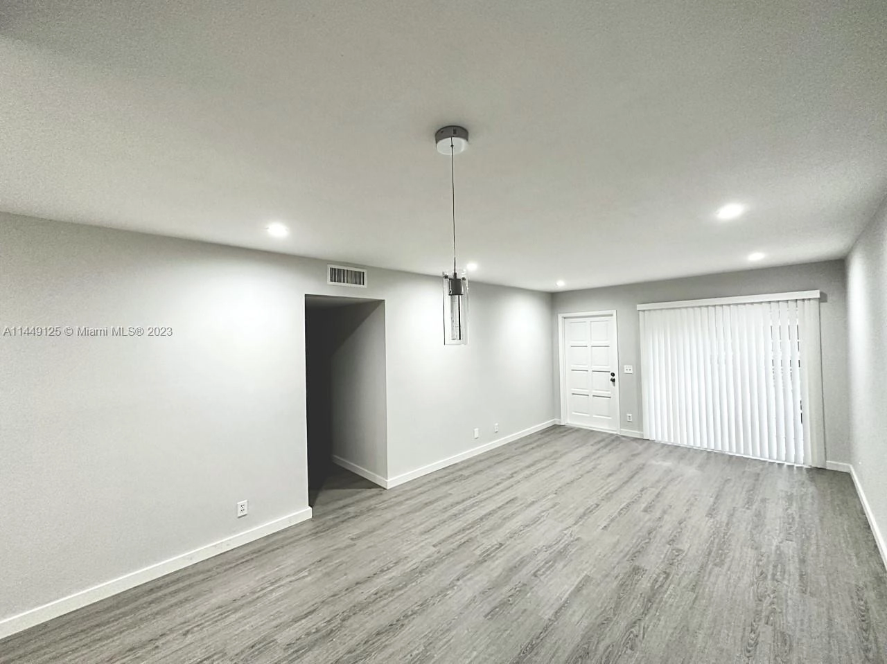 5379 SW 40th Ave Unit 202  