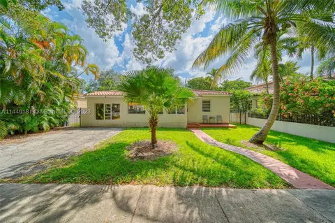 817 Alberca St, Coral Gables, FL 33134