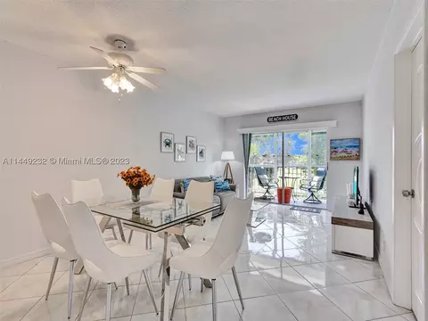 1201 Hillcrest Ct #208, Hollywood, FL 33021