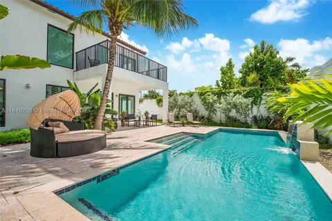 2952 SW 36th Ave, Miami, FL 33133