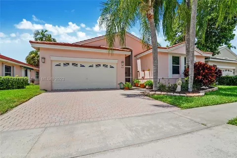 1612 SW 149th Ave, Pembroke Pines, FL 33027