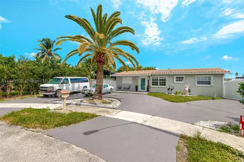 16711 NW 72nd Ct, Hialeah, FL 33015
