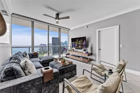 888 Biscayne Blvd #4006, Miami, FL 33132