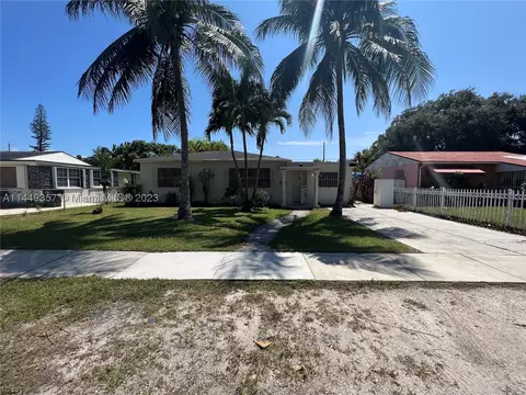 1040 NE 143rd St, North Miami, FL 33161