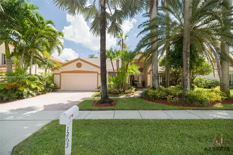 1263 NW 195th Ave, Pembroke Pines, FL 33029
