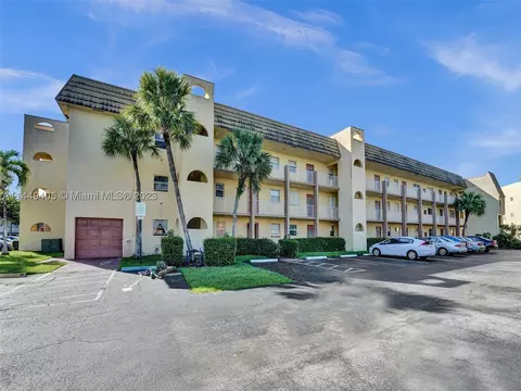 8225 Sunrise Lakes Blvd #309, Sunrise, FL 33322