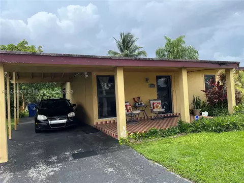 4894 NW 192nd St, Miami Gardens, FL 33055