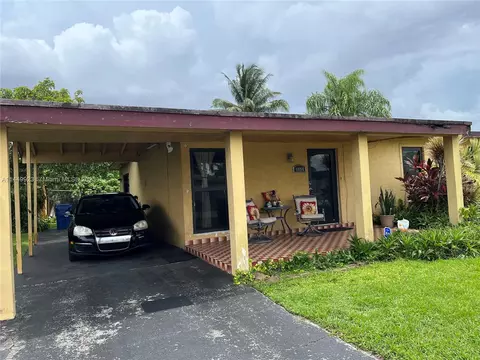 4894 NW 192nd St, Miami Gardens, FL 33055