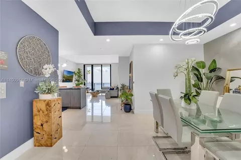 1010 Brickell Ave #4702, Miami, FL 33131
