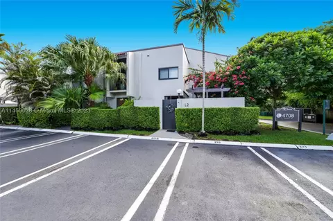 4708 SW 67th Ave #L2, Miami, FL 33155