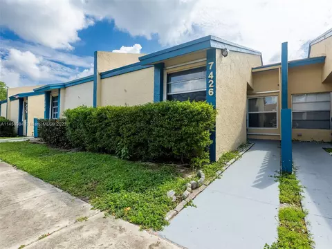 7426 NW 34th St, Lauderhill, FL 33319