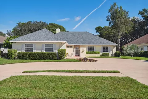 10203 N Greentrail Dr N, Boynton Beach, FL 33436