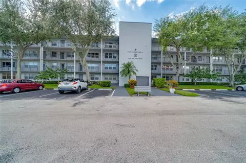 300 SW 134th Way #209E, Pembroke Pines, FL 33027