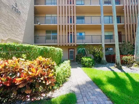 7320 Lake Circle Dr #105, Margate, FL 33063