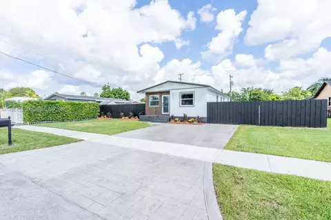 9941 SW 198th St, Cutler Bay, FL 33157
