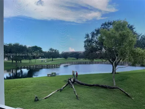 9441 Live Oak Pl #208, Davie, FL 33324
