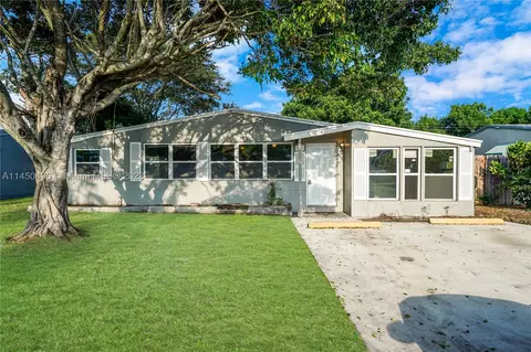 421 SW 15th Ter, Delray Beach, FL 33444