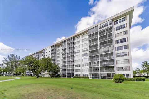 3150 N Palm Aire Dr #507, Pompano Beach, FL 33069