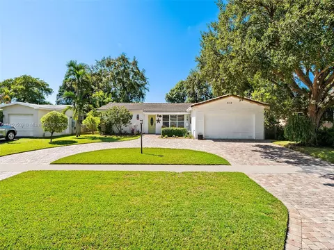 4112 Hayes St, Hollywood, FL 33021