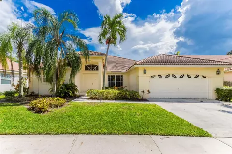 668 Lake Blvd, Weston, FL 33326