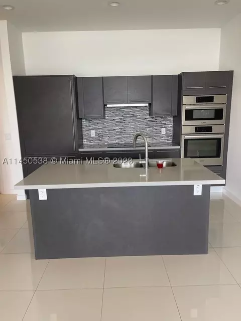 7661 NW 107th Ave #809, Doral, FL 33178