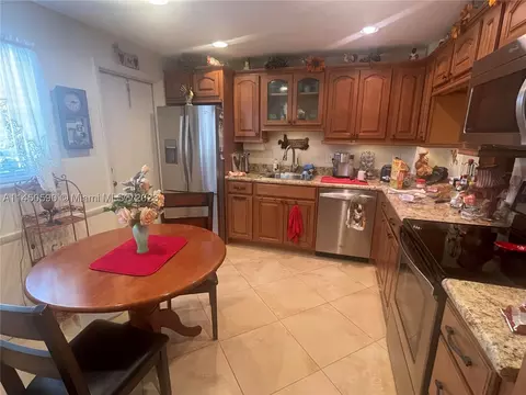 6751 Cypress Rd #406, Plantation, FL 33317