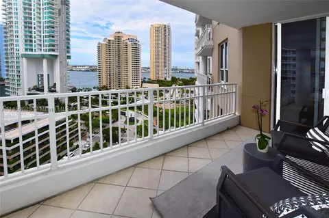 701 Brickell Key Blvd #1707, Miami, FL 33131