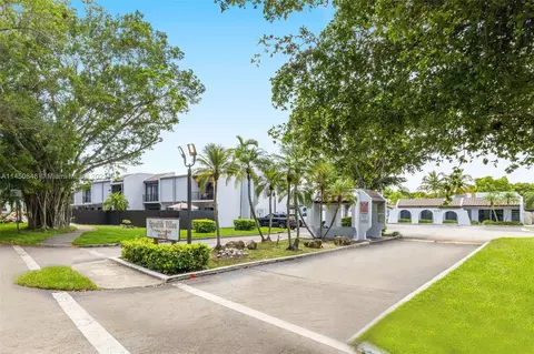 6502 Kendale Lakes Dr #201, Miami, FL 33183