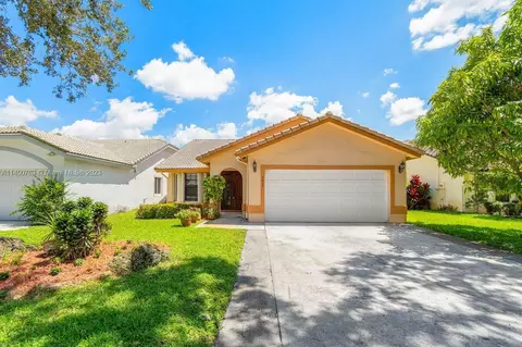 2437 NW 95th Ave, Coral Springs, FL 33065