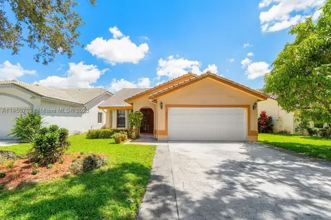 2437 NW 95th Ave, Coral Springs, FL 33065