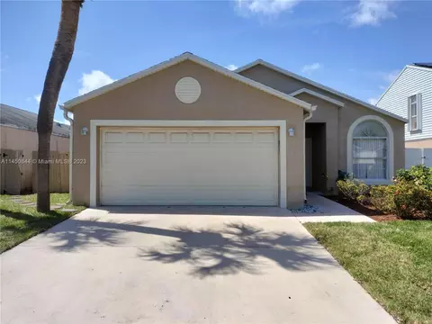 46 Bentwater Cir, Boynton Beach, FL 33426