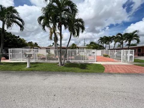 11401 SW 42nd Ter, Miami, FL 33165