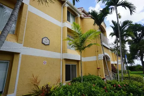 2667 NW 33rd St #2416, Oakland Park, FL 33309