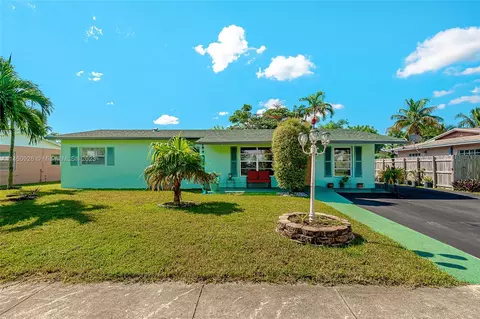 40 NE 207th St, Miami Gardens, FL 33179