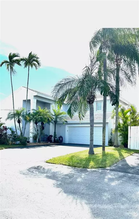 11458 SW 60th Ln, Miami, FL 33173