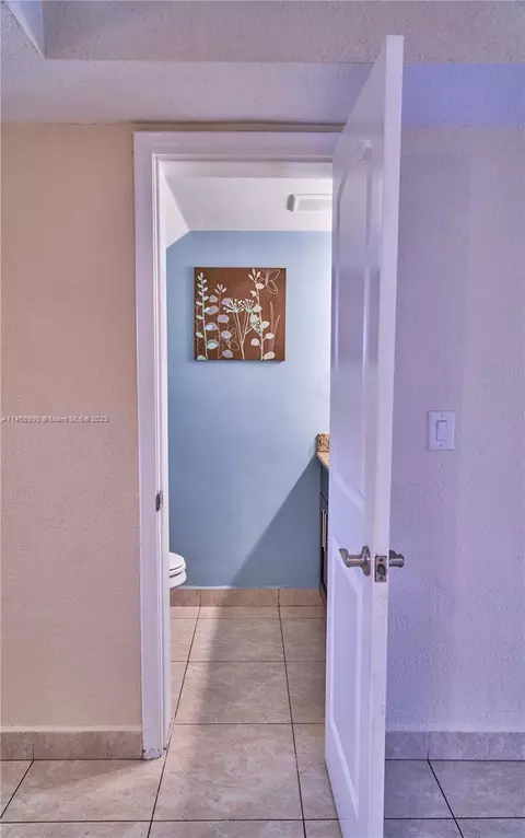 868 W 80th Pl, Hialeah, FL 33014 photo 11