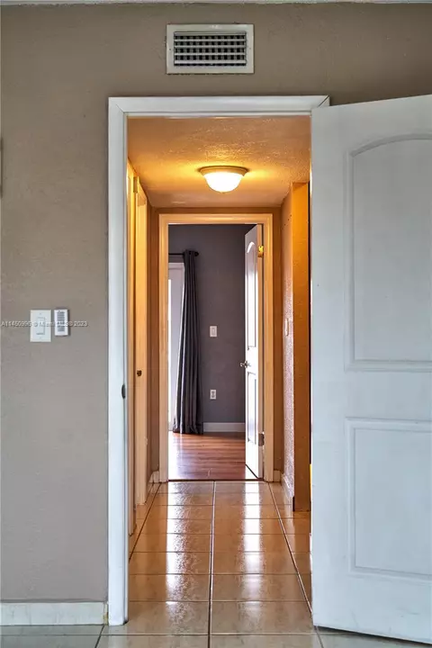 868 W 80th Pl, Hialeah, FL 33014 photo 23