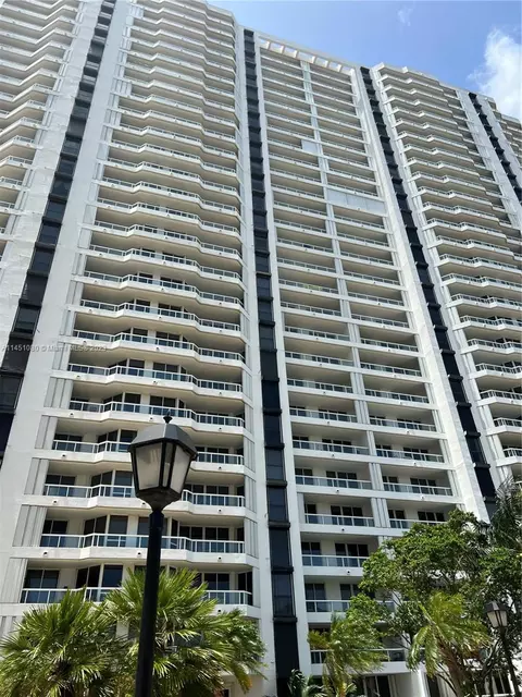 21205 Yacht Club Dr #2708, Aventura, FL 33180