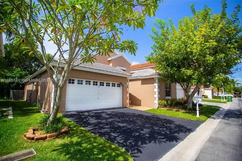 351 Bermuda Springs Dr, Weston, FL 33326