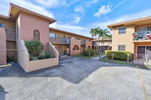 1695 W 42nd St #102, Hialeah, FL 33012