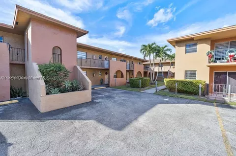 1675 W 42nd St #202, Hialeah, FL 33012
