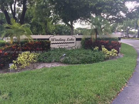 10016 Winding Lake Rd #202, Sunrise, FL 33351