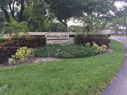 10016 Winding Lake Rd #202, Sunrise, FL 33351