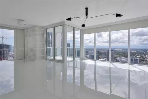 1040 Biscayne Blvd #3307, Miami, FL 33132