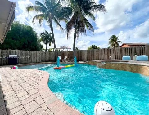 14747 SW 141 Ter, Miami, FL 33196