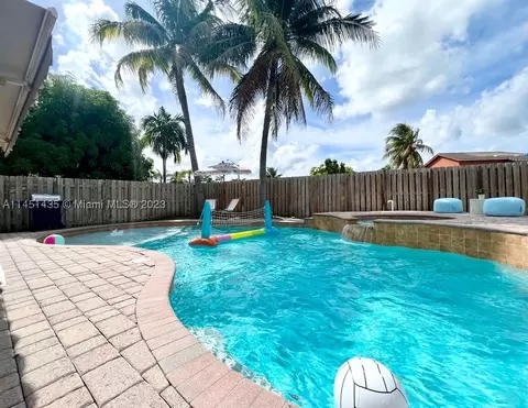14747 SW 141 Ter, Miami, FL 33196