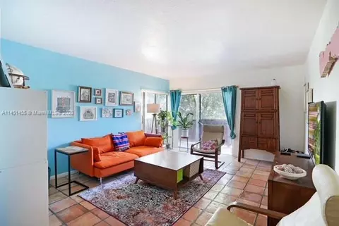 1205 Mariposa Ave #321, Coral Gables, FL 33146