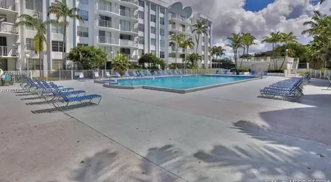 484 NW 165th Street Rd #314, Miami, FL 33169