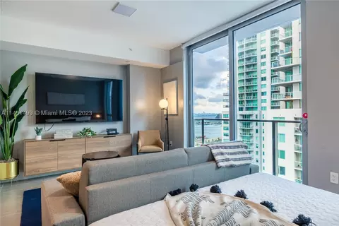 227 NE 2nd St #2910, Miami, FL 33132