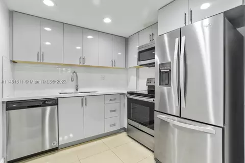1913 S Ocean Dr #121, Hallandale Beach, FL 33009